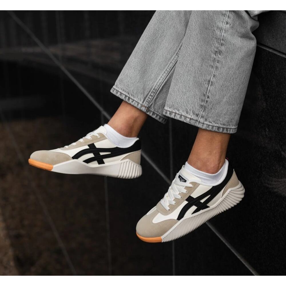 BRAND NEW De Florence Sneakers Womens Beige Black White size 6.5